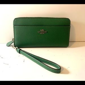 accordion zip wallet with wristlet strap